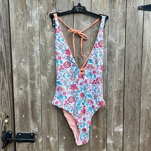 B.Swim Mele Blossom White Lush One Piece Swimsuit,REVERSIBLE,Size Medium,NWOT